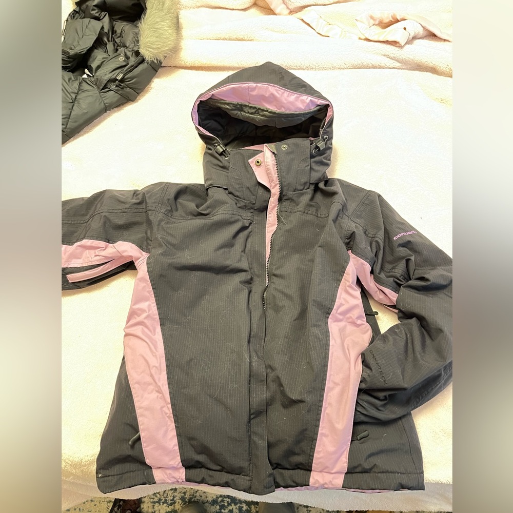 Women’s med Columbia convert coat